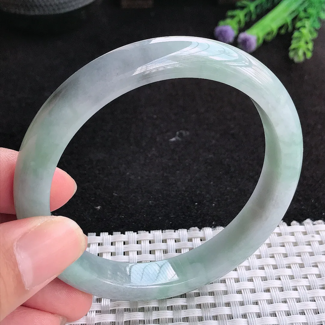 自然光61.5/11.4/8.2大圈口老坑精美温润飘花手镯天然翡翠玉镯女款百搭