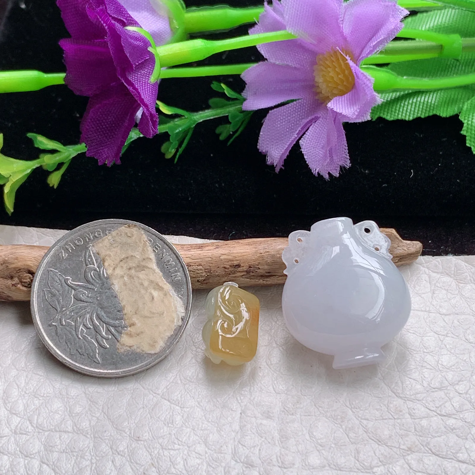 ajj实拍34.5*19.8*10缅甸翡翠冰透小花瓶吊坠鼻烟壶玉坠未打孔
