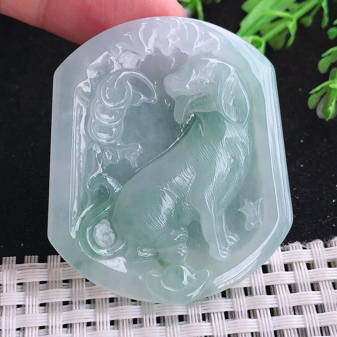 自然光50.8/44/5.6老坑冰胶水灵生肖狗旺财吊坠翡翠玉坠