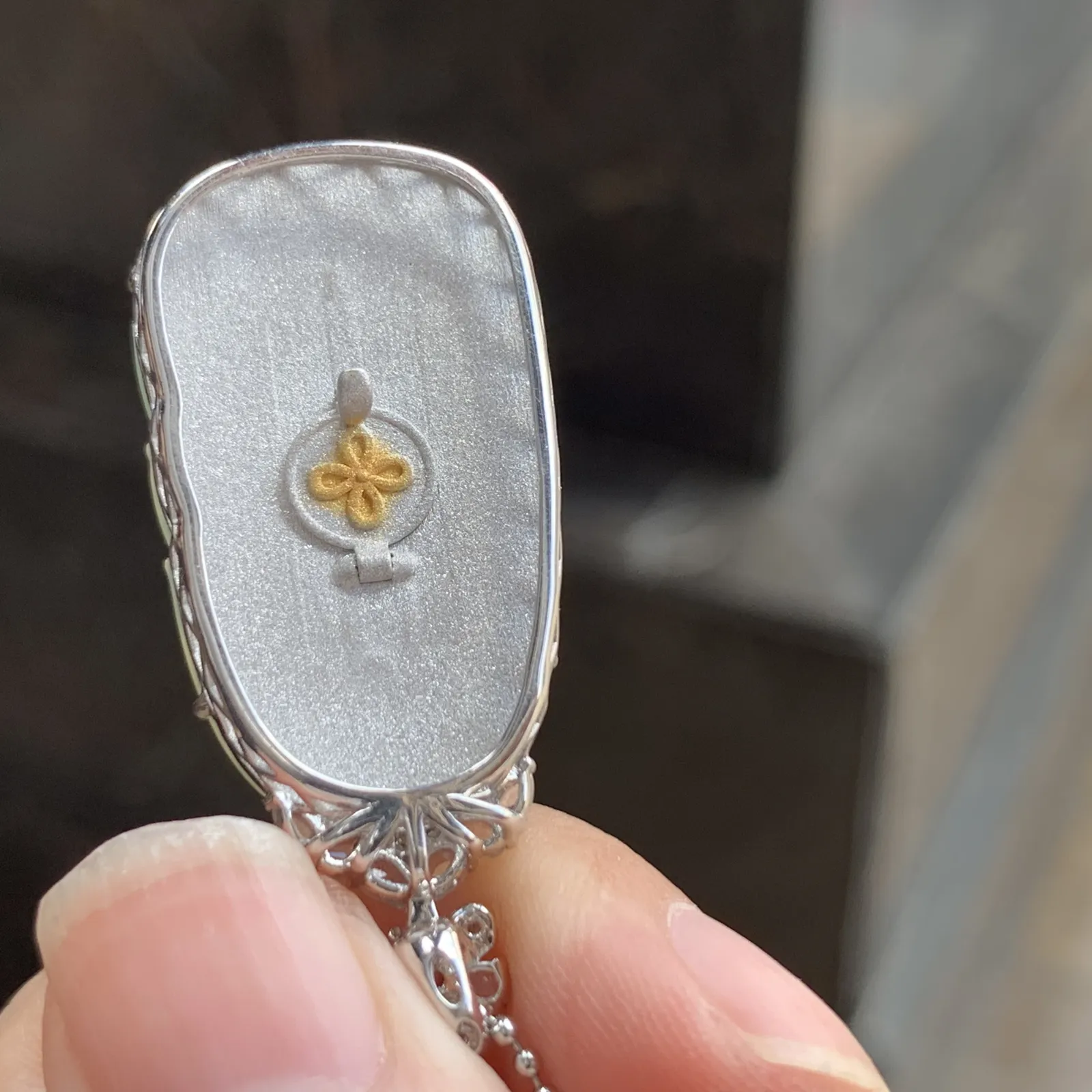 18k金镶·糯种飘阳绿如意吊坠