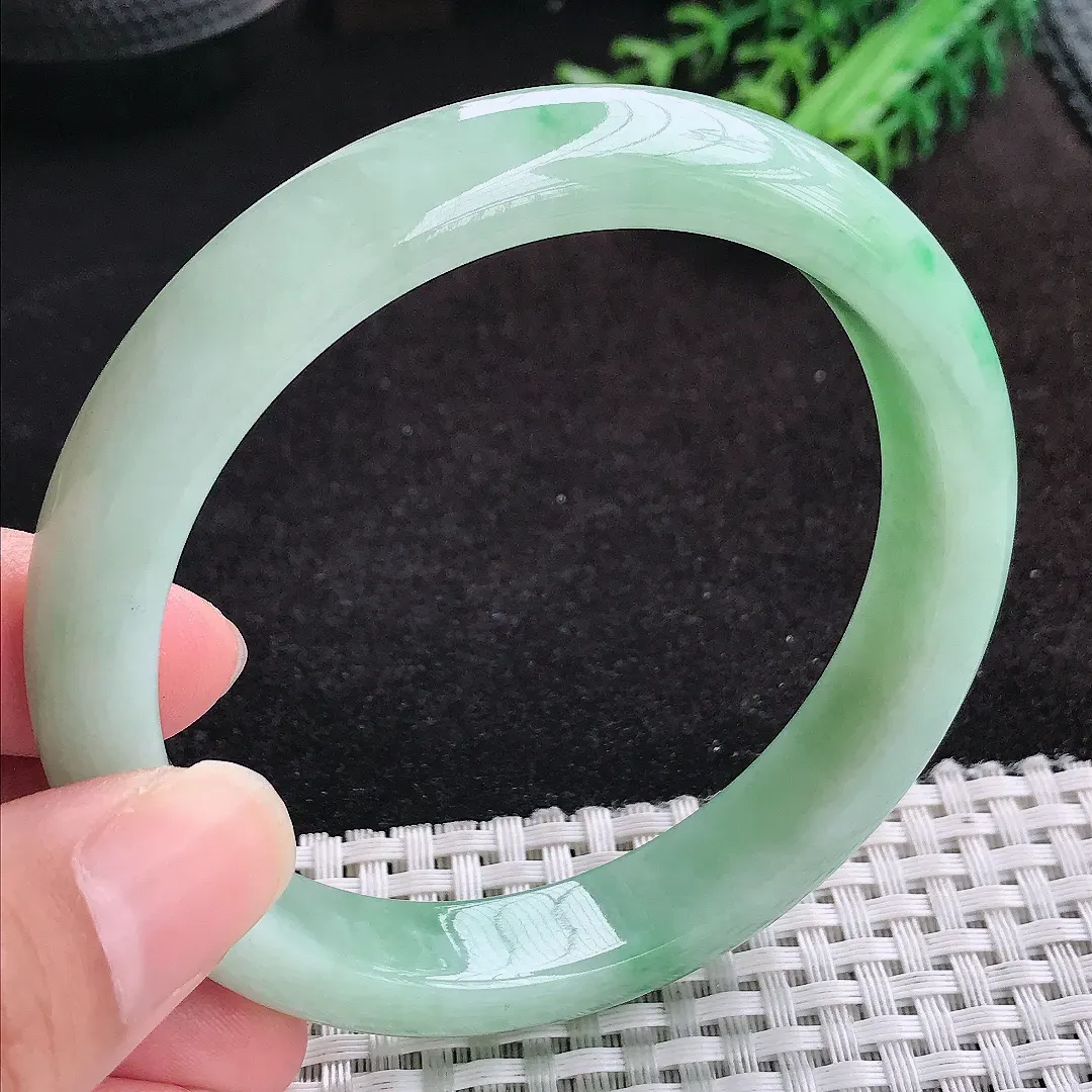 自然光61.5/12.4/8.5老坑精美冰润冰晴绿大圈口手镯天然翡翠玉镯女款百搭