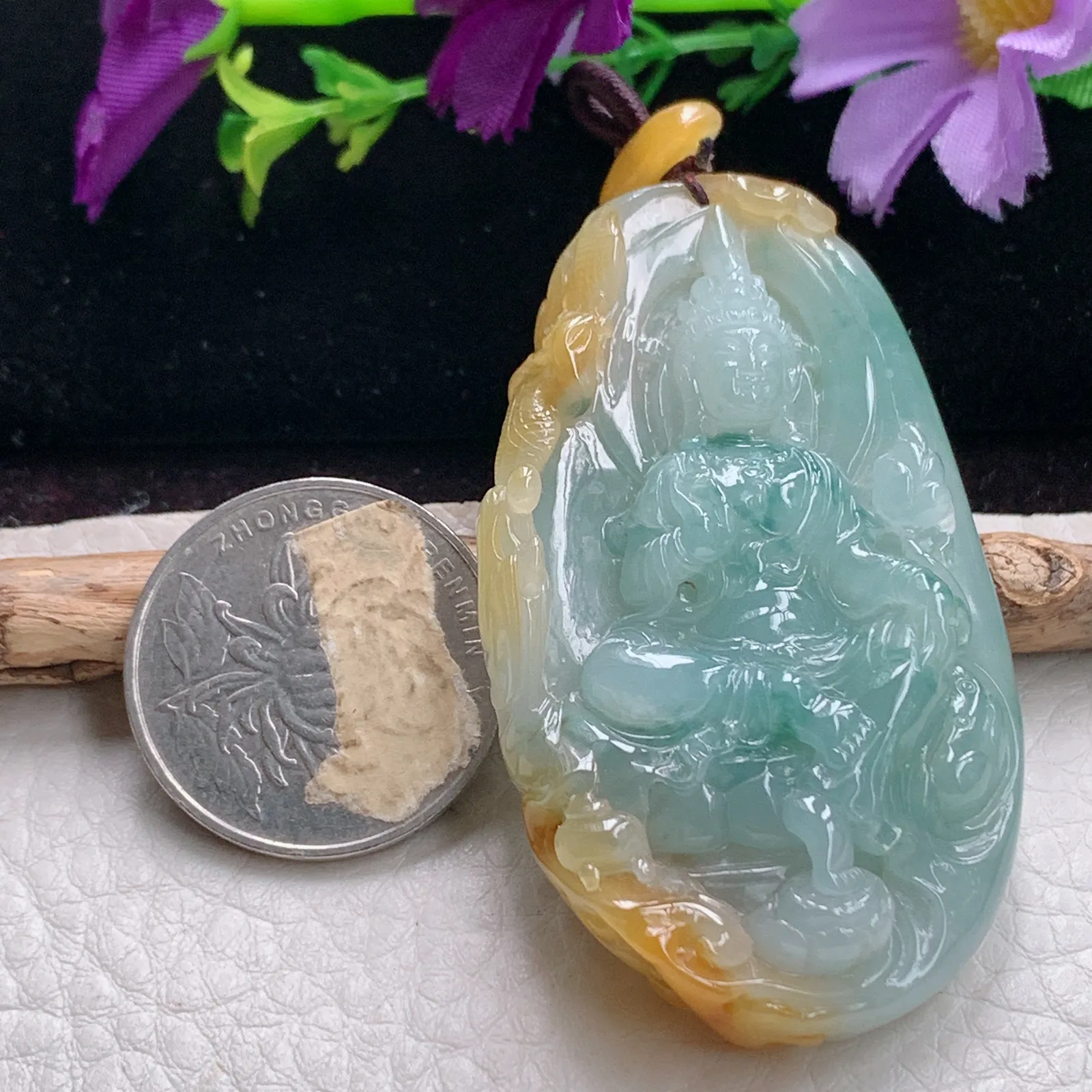Lz实拍60*32.8*11缅甸翡翠冰透精雕俏黄翡大势至观音菩萨吊坠倚凤菩萨