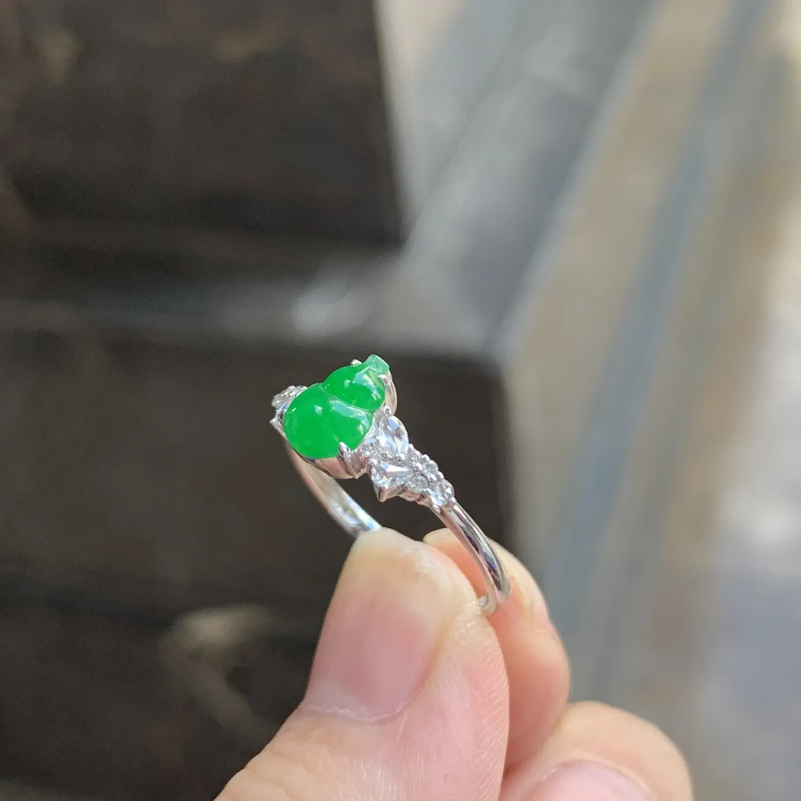 18k金镶·满绿葫芦戒指