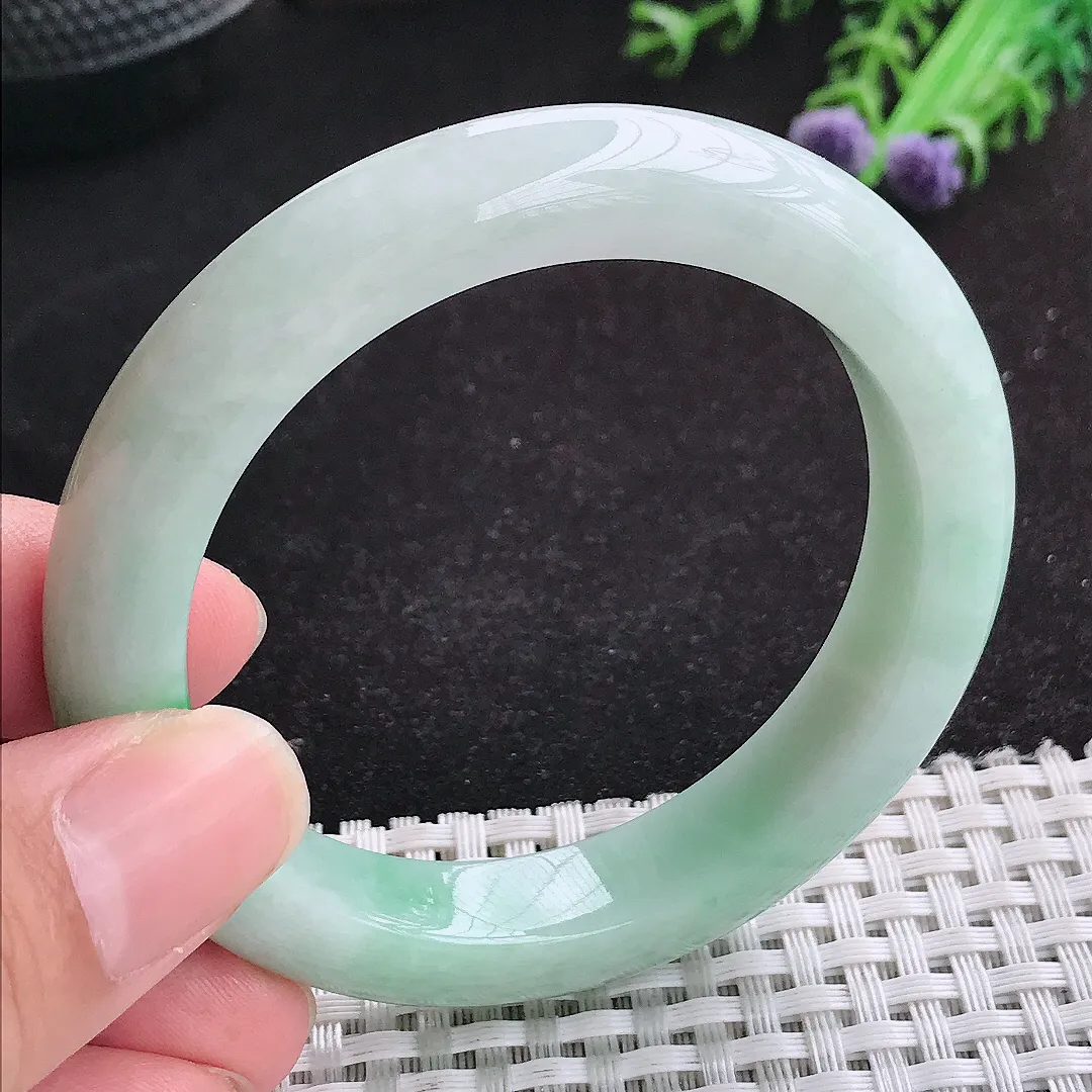 自然光53/10.8/8.8老坑精美飘阳绿宽边手镯天然翡翠玉镯女款百搭