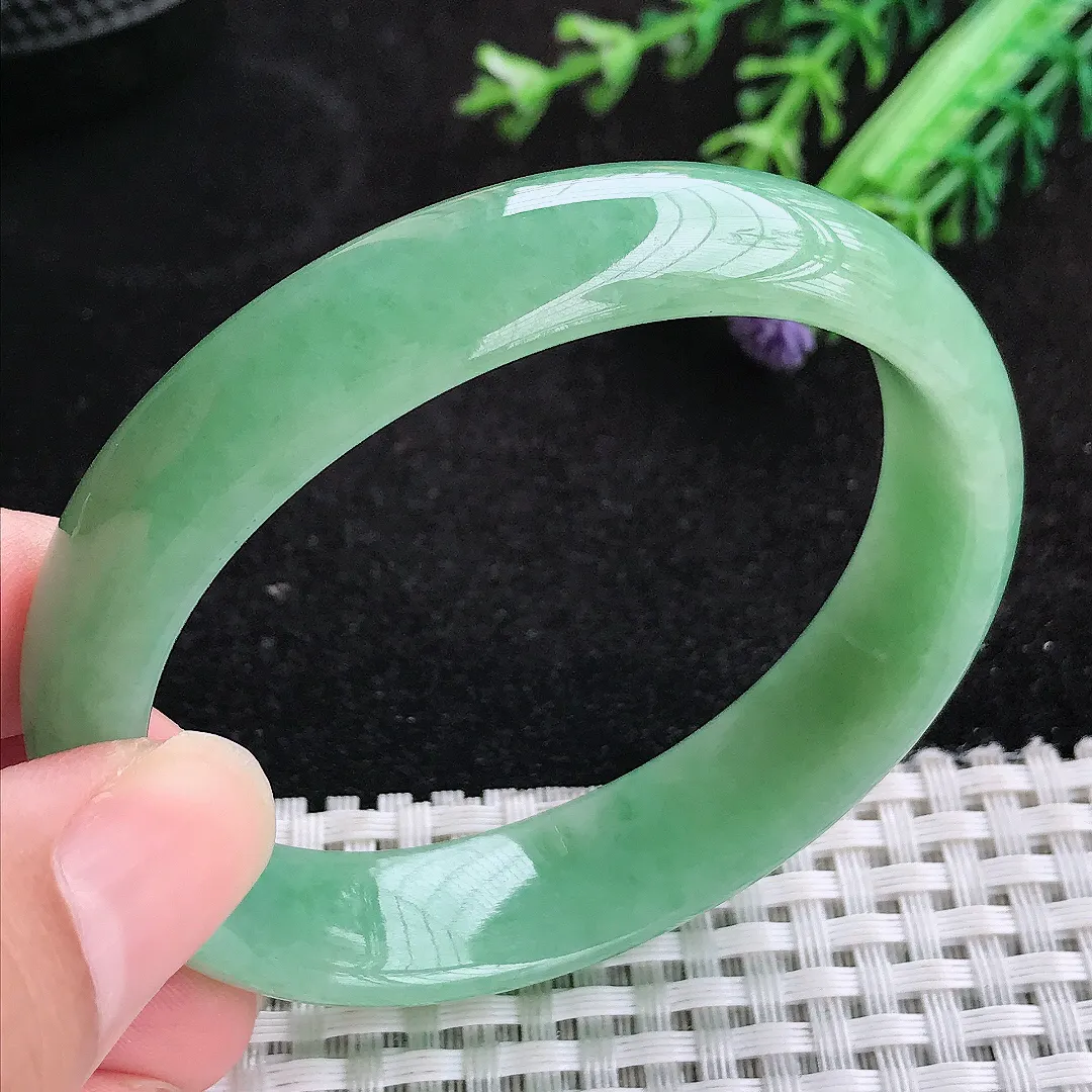 自然光55/49/14/6.5老坑精美冰润满绿贵妃手镯天然翡翠玉镯女款百搭