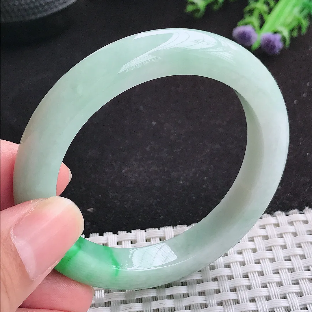 自然光53/10.8/8.8老坑精美飘阳绿宽边手镯天然翡翠玉镯女款百搭