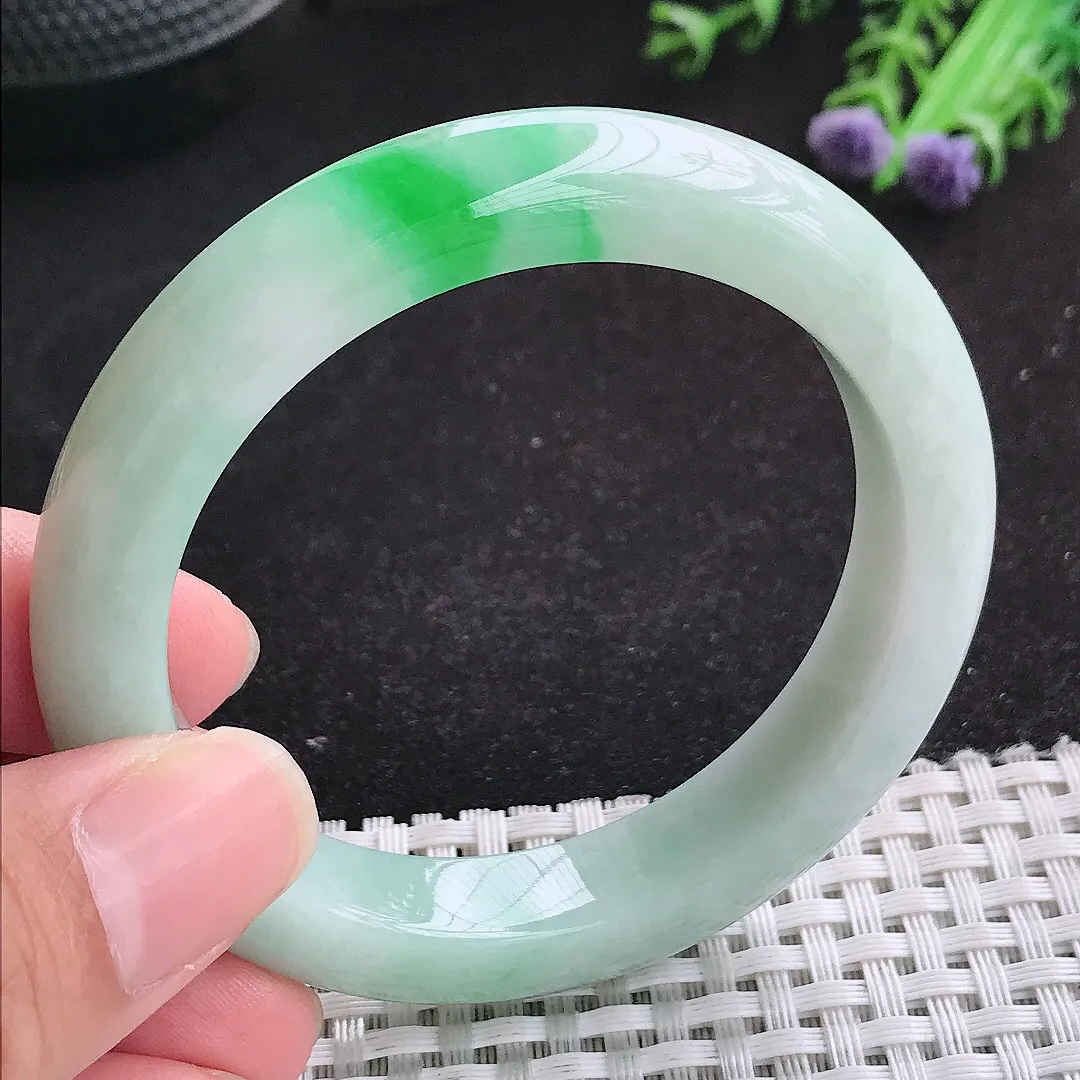 自然光53/10.8/8.8老坑精美飘阳绿宽边手镯天然翡翠玉镯女款百搭