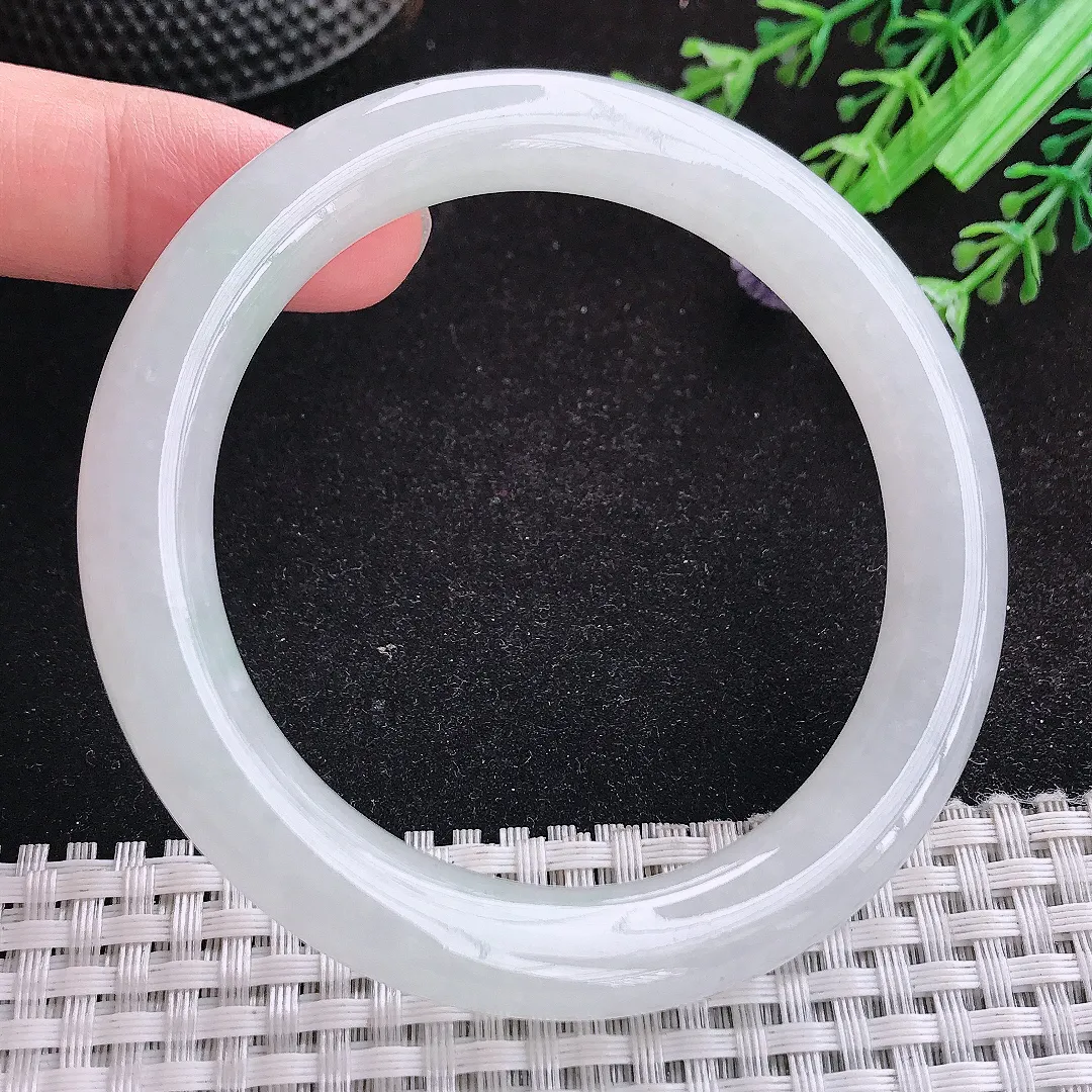 自然光58/10老坑秀气冰润白月光圆条手镯天然翡翠玉镯女款百搭