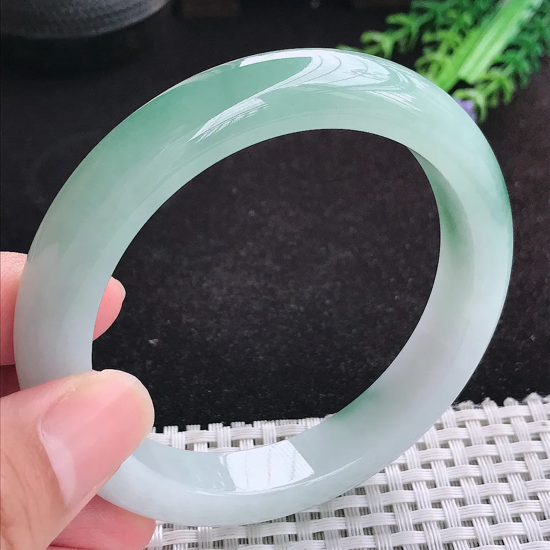 自然光61/12/9.2老坑冰胶果冻飘花大圈口手镯天然翡翠玉镯女款百搭
