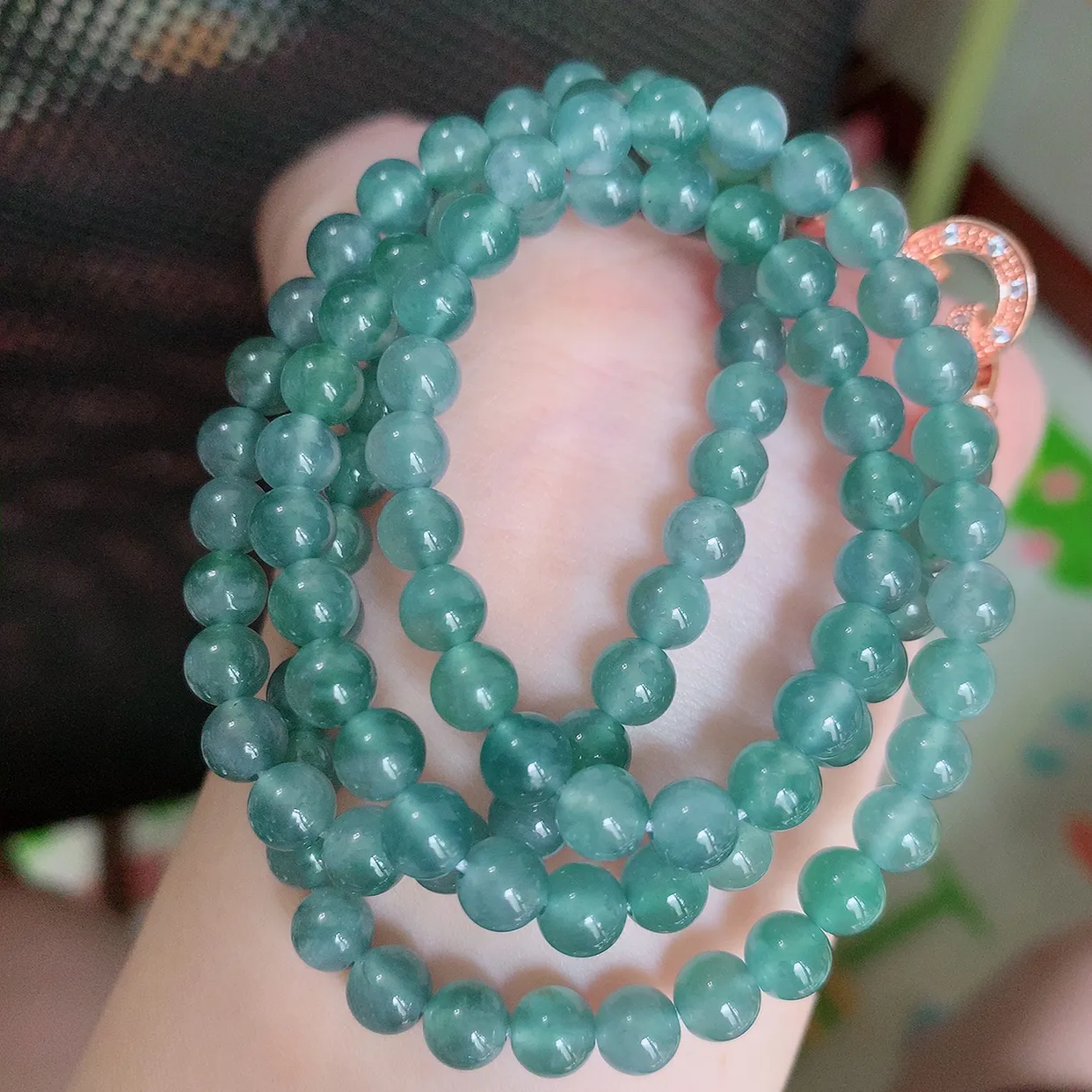 自然光实拍，冰种满色圆珠翡翠项链，天然翡翠A货，玉质细腻  冰清玉润  颜色漂亮  #001.1取一