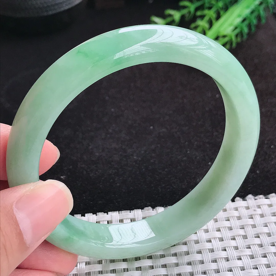 自然光61.5/12.4/8.5老坑精美冰润冰晴绿大圈口手镯天然翡翠玉镯女款百搭