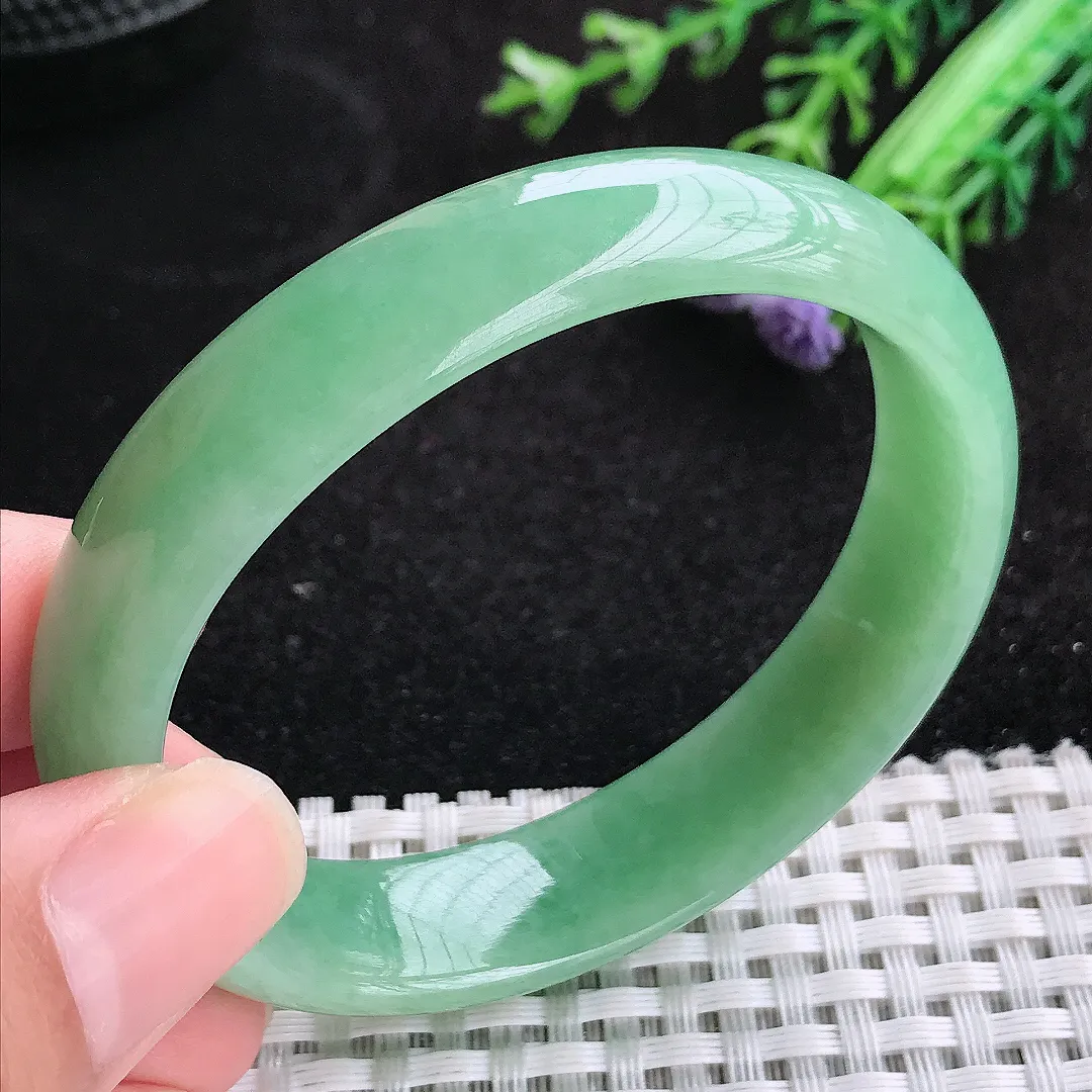 自然光55/49/14/6.5老坑精美冰润满绿贵妃手镯天然翡翠玉镯女款百搭