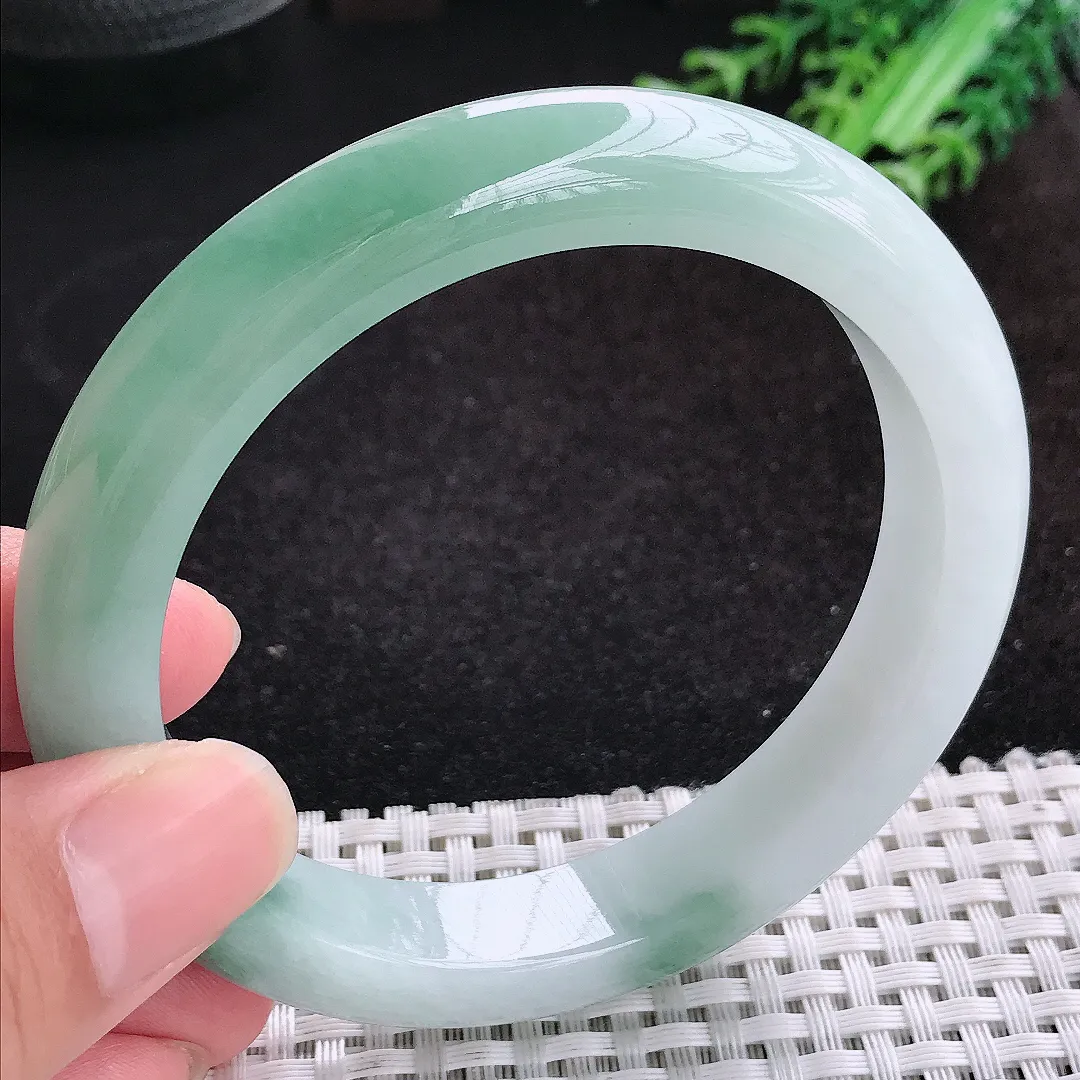 自然光61/12/9.2老坑冰胶果冻飘花大圈口手镯天然翡翠玉镯女款百搭