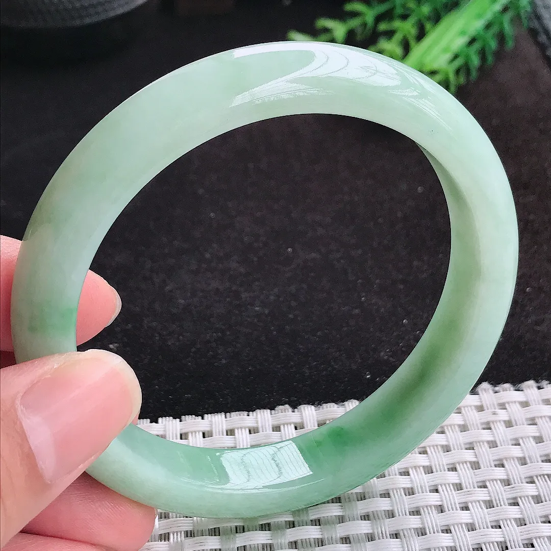 自然光61.5/12.4/8.5老坑精美冰润冰晴绿大圈口手镯天然翡翠玉镯女款百搭