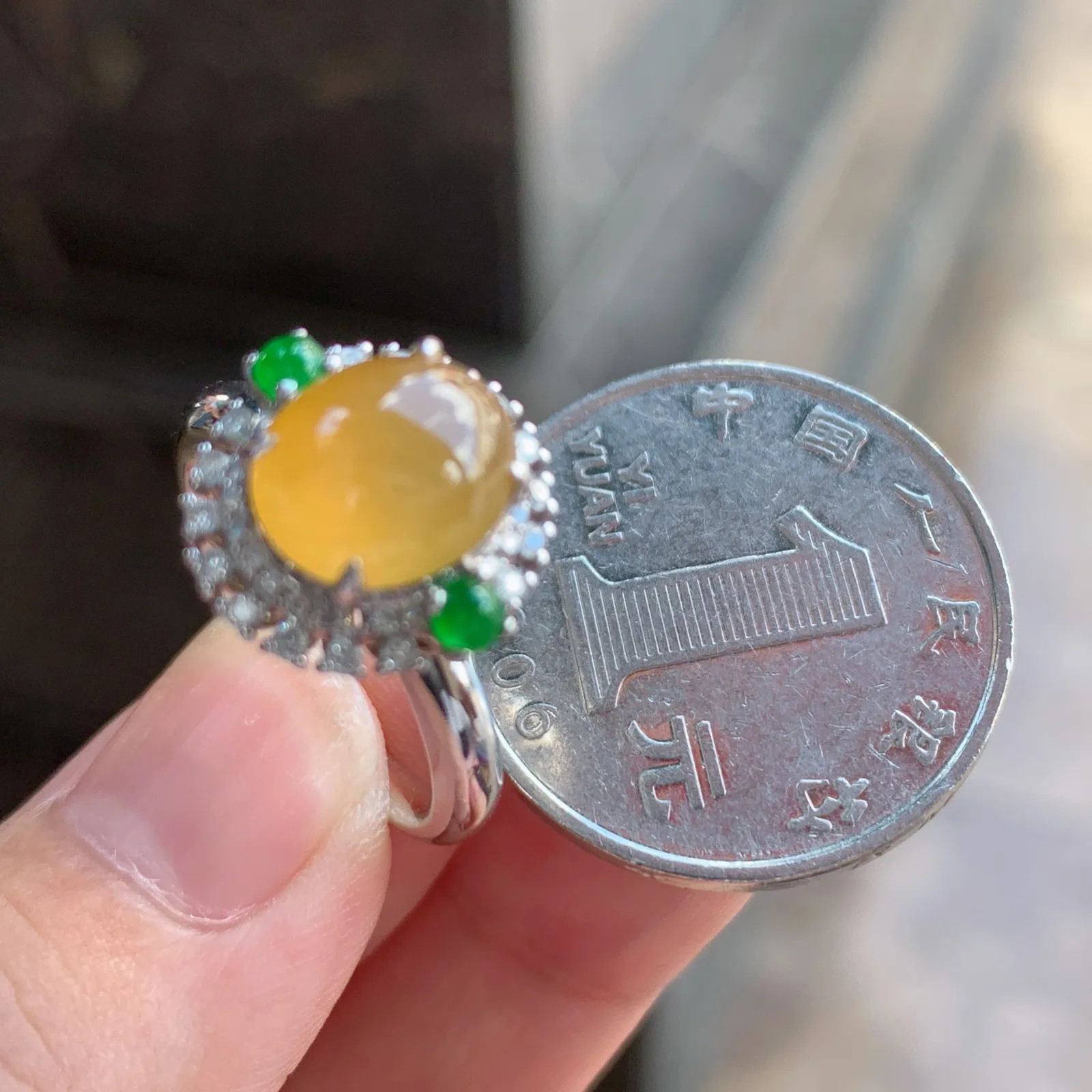 18k金镶钻·冰黄翡蛋面戒指