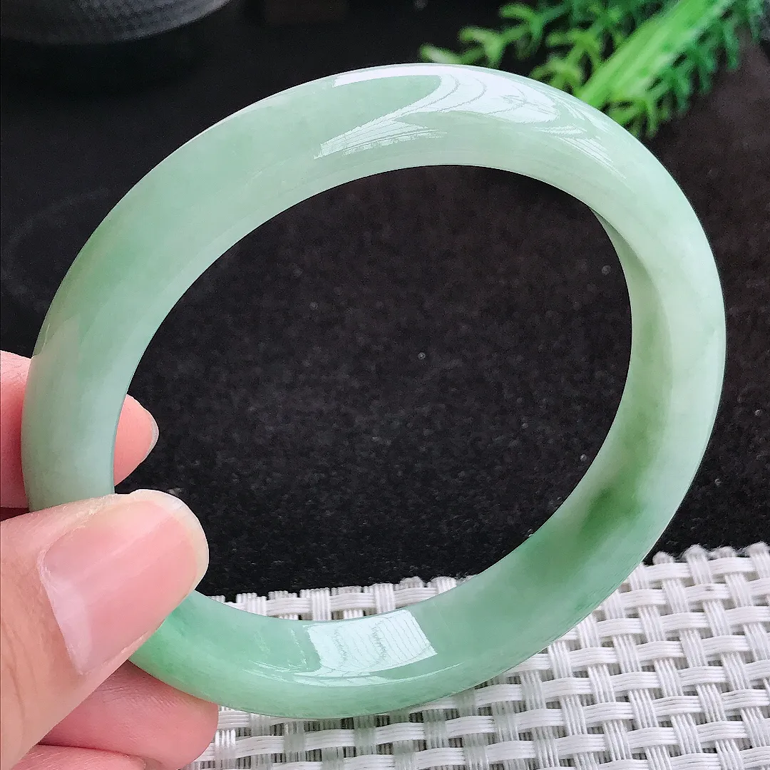 自然光61.5/12.4/8.5老坑精美冰润冰晴绿大圈口手镯天然翡翠玉镯女款百搭