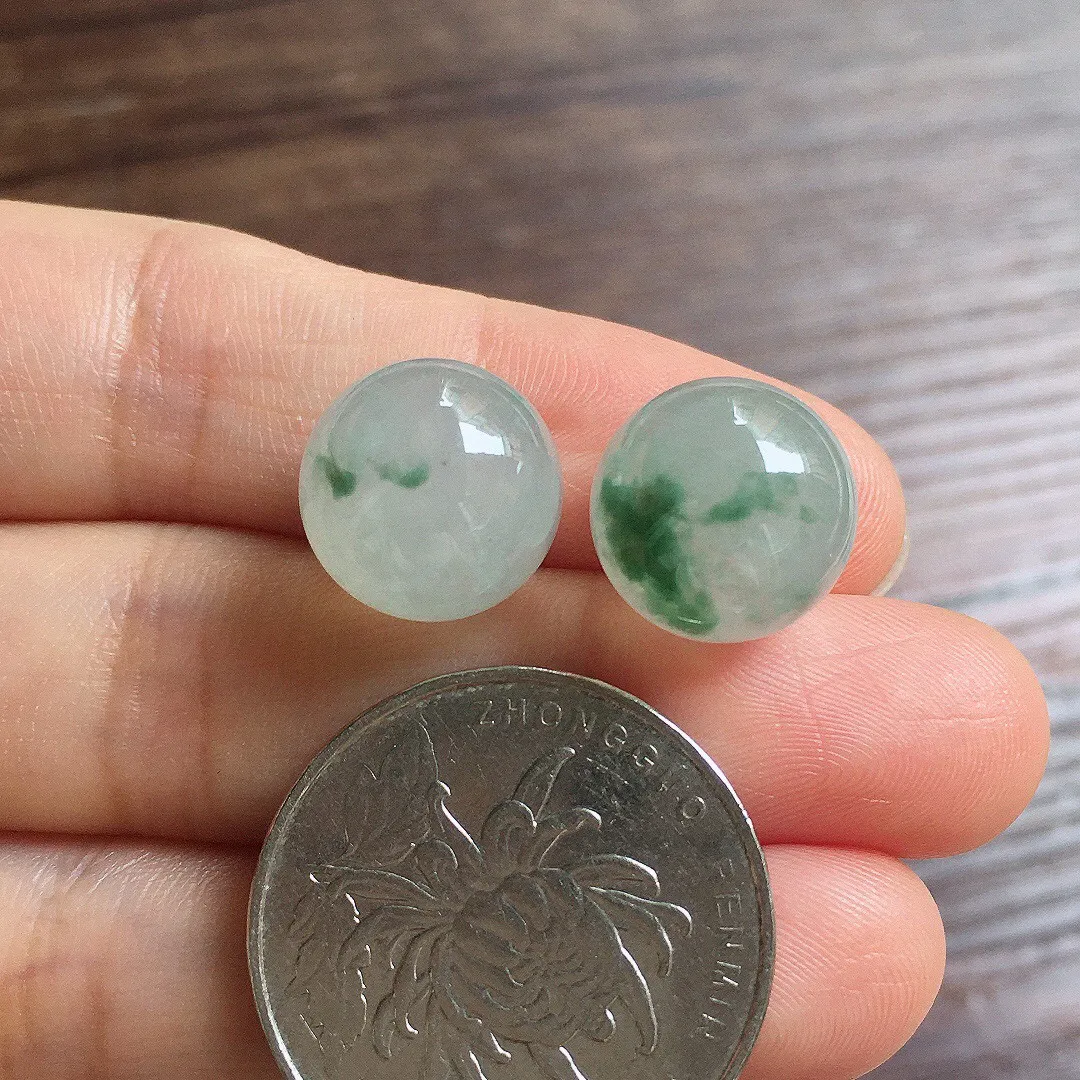 冰飘花圆珠一对，镶嵌佳品，冰润细腻，种水足 直径12.3