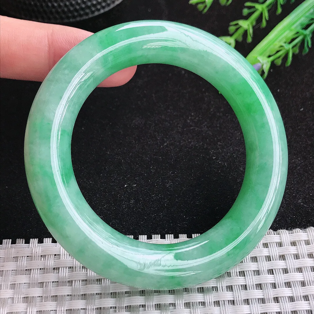 自然光52/12.3/12.2老坑精美冰润满绿胖圆条手镯天然翡翠玉镯小圈口