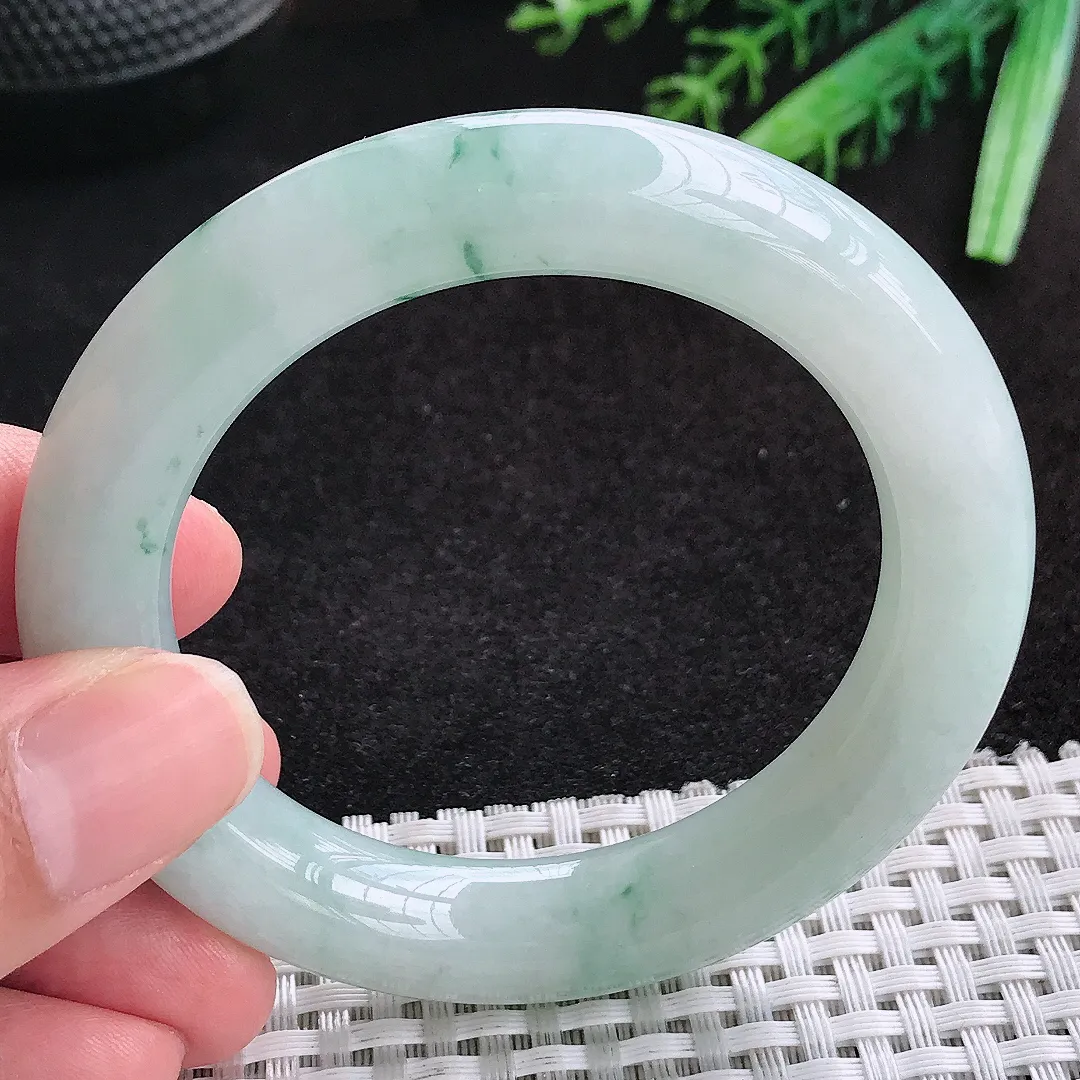 自然光51.5/11.1/10.8老坑精美温润飘花小圈口圆条手镯天然翡翠玉镯女款百搭