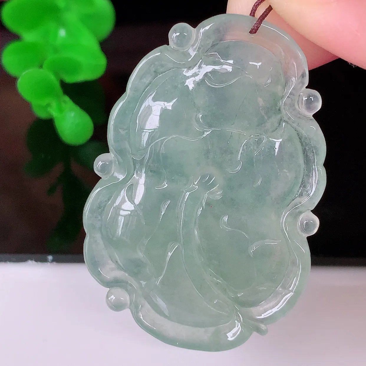 自然光实拍，冰种翡翠荷叶鱼、和和美美玉坠，财源广进，自然隐逸、荷本是素不着尘之物，有和美之寓意。#41.19