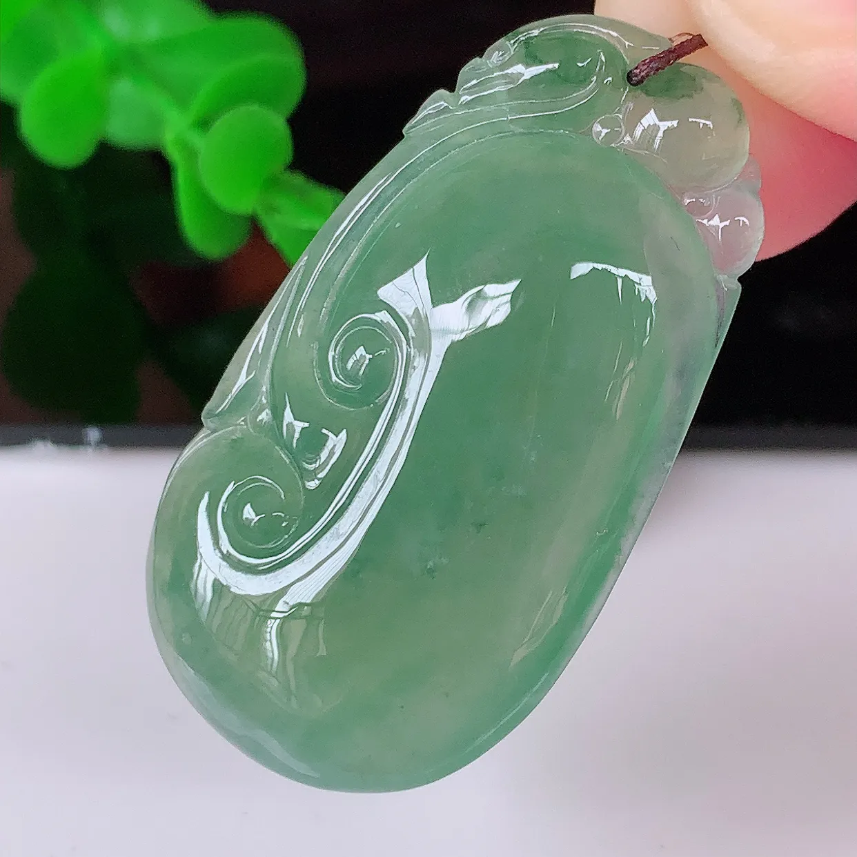 自然光实拍，冰种满绿飘花翡翠佛公吊坠，笑口常开，佛公在心中，一生平安幸福，冰透，佛公翠色迷人，佩戴佳品！#01.19