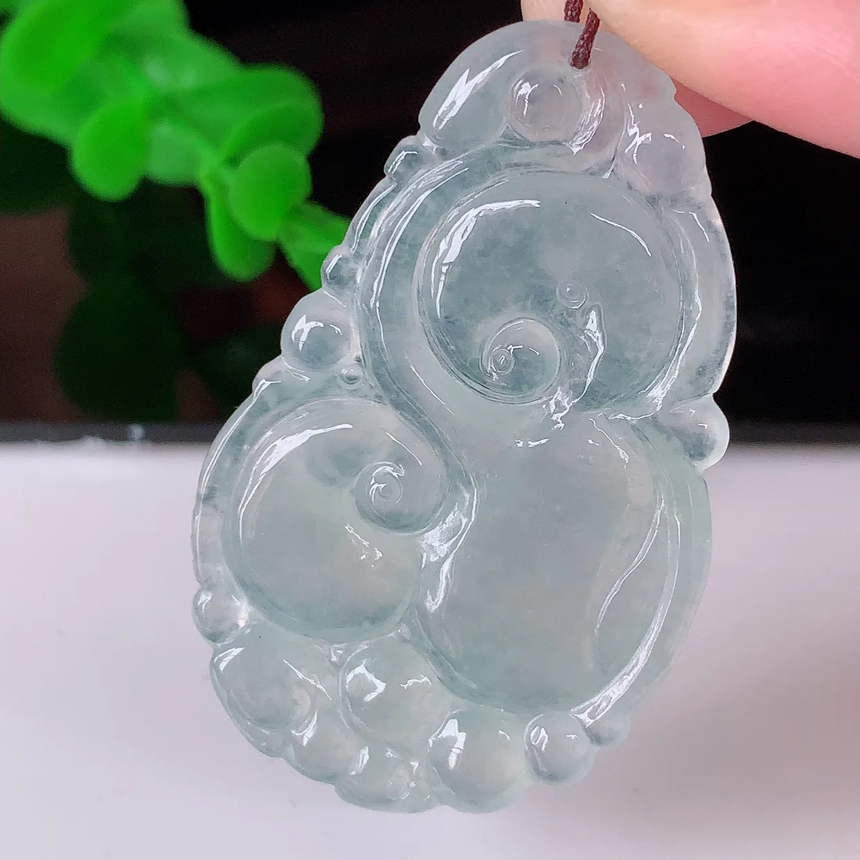 自然光实拍，冰种如意吊坠，翡翠如意，上身效果非常美，饱满大气，工艺美，万事如意，如意一生 #01.19