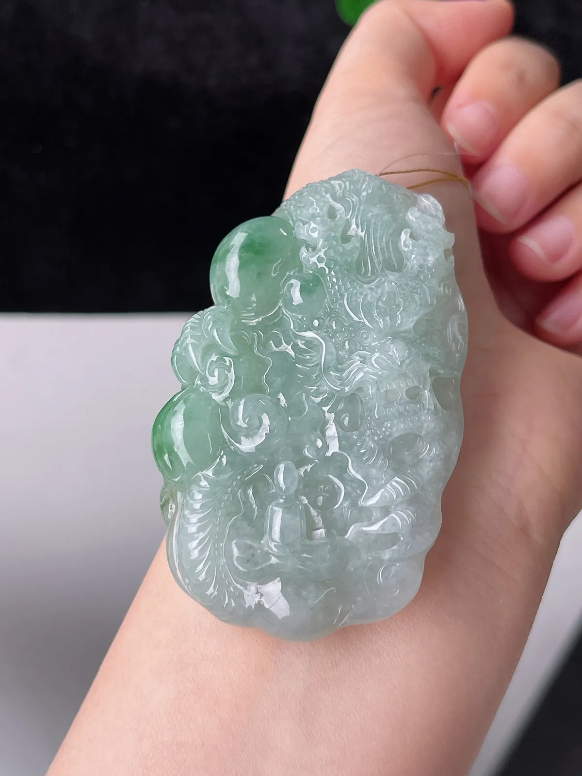 翡翠糯化种灰绿色龙牌