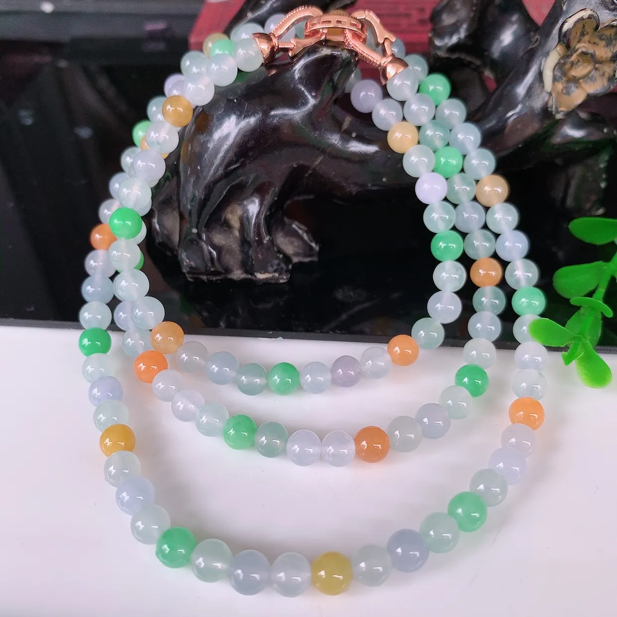 自然光实拍，冰种多彩圆珠项链  翡翠珠链 （装饰扣）玉质细腻  冰清玉润  颜色漂亮  #001.1取一尺寸5.2mm