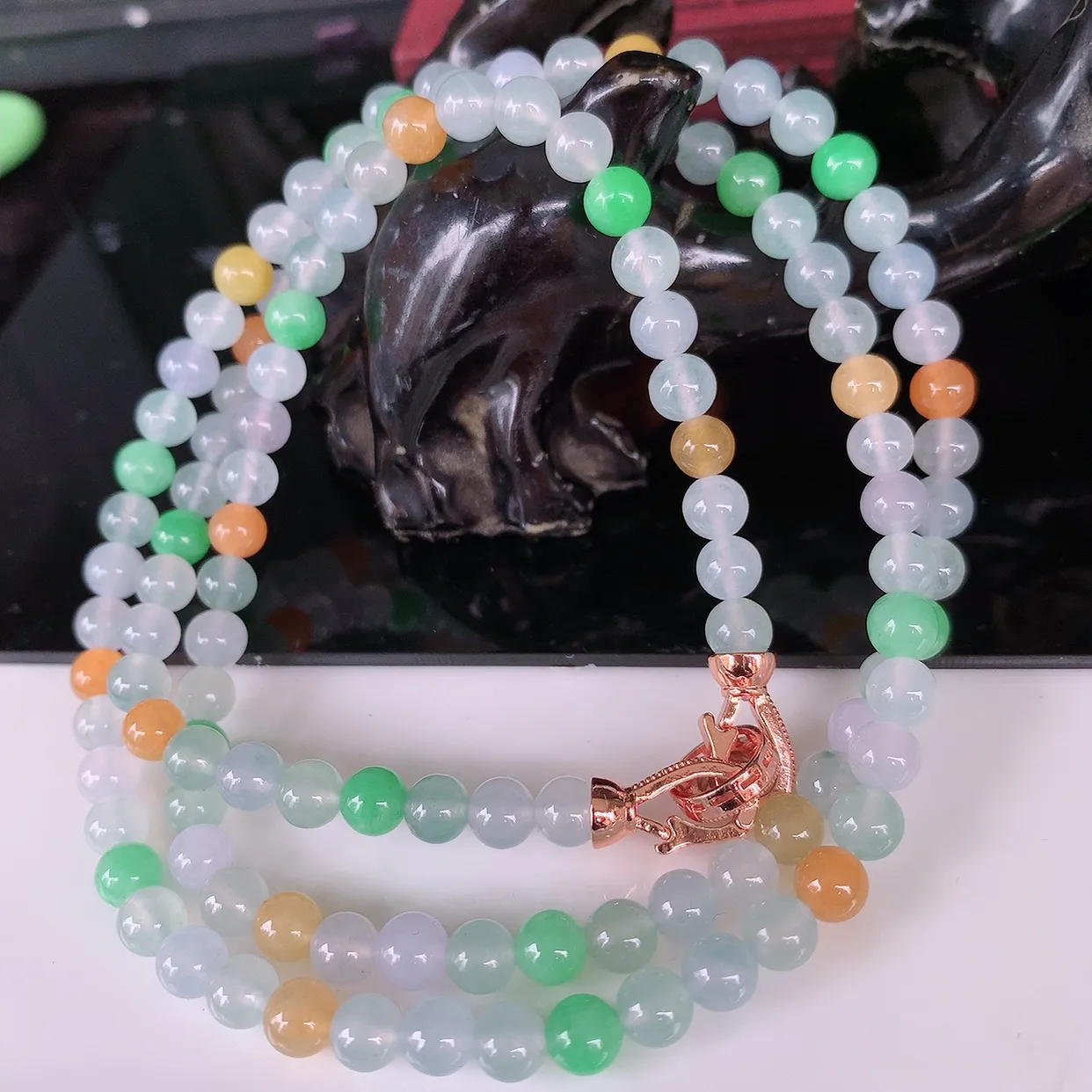 自然光实拍，冰种多彩圆珠项链  翡翠珠链 （装饰扣）玉质细腻  冰清玉润  颜色漂亮  #001.1取一尺寸5.2mm