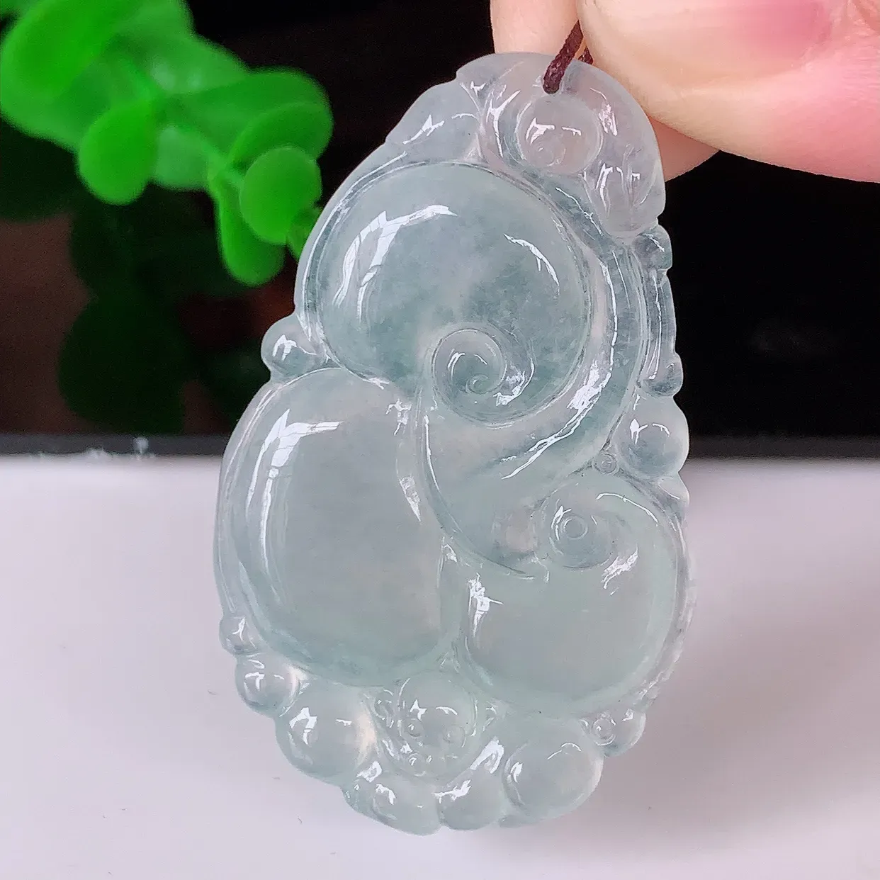 自然光实拍，冰种如意吊坠，翡翠如意，上身效果非常美，饱满大气，工艺美，万事如意，如意一生 #01.1