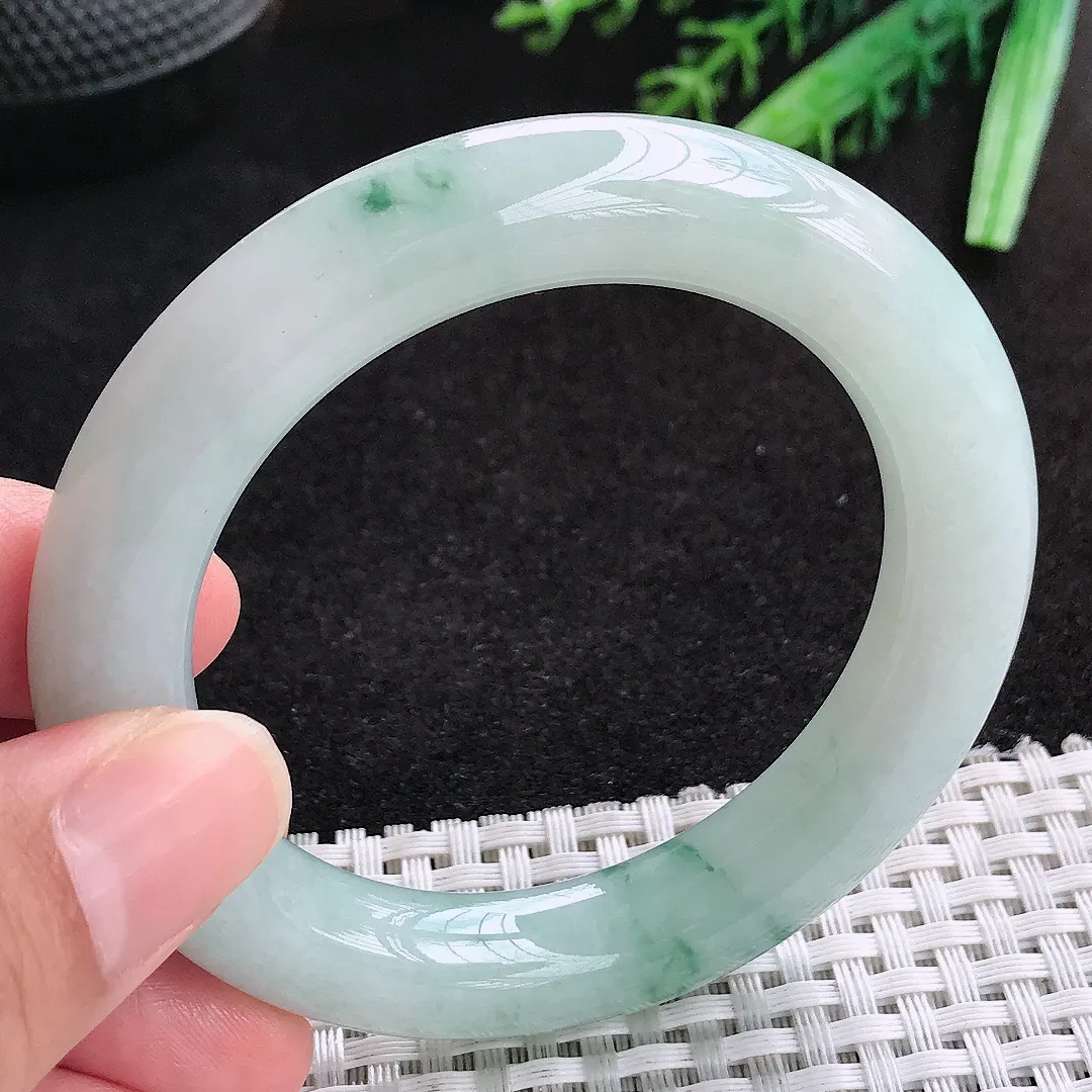 自然光51.5/11.1/10.8老坑精美温润飘花小圈口圆条手镯天然翡翠玉镯女款百搭