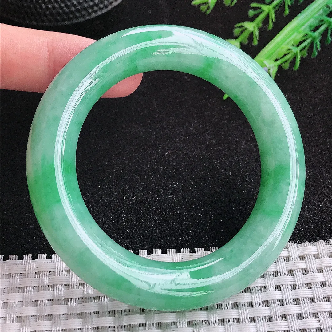 自然光52/12.3/12.2老坑精美冰润满绿胖圆条手镯天然翡翠玉镯小圈口