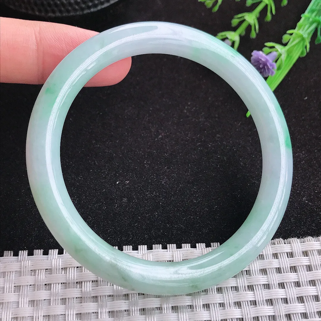 自然光56.5/7.7/8.2老坑精美冰润飘阳绿圆条手镯天然翡翠玉镯女款百搭