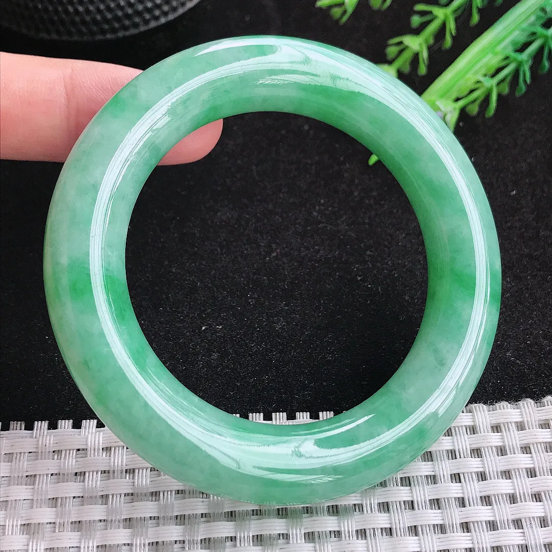 自然光52/12.3/12.2老坑精美冰润满绿胖圆条手镯天然翡翠玉镯小圈口