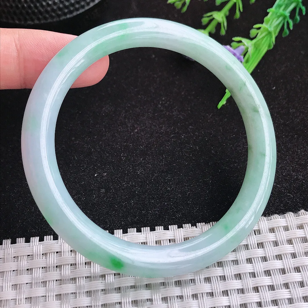 自然光56.5/7.7/8.2老坑精美冰润飘阳绿圆条手镯天然翡翠玉镯女款百搭