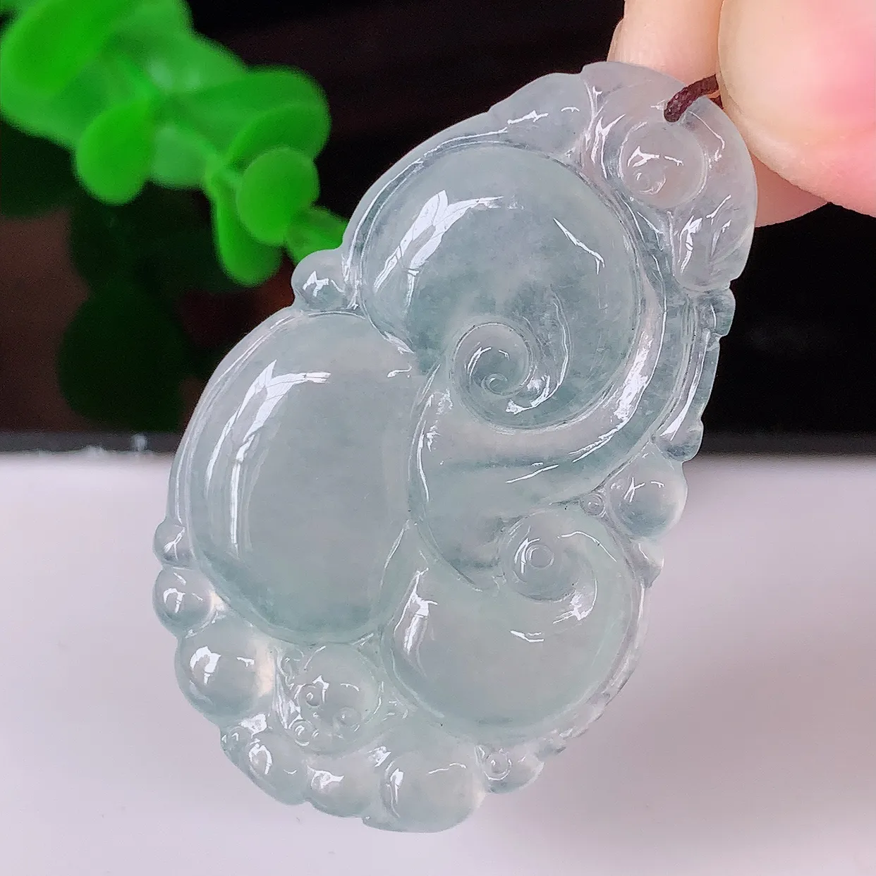 自然光实拍，冰种如意吊坠，翡翠如意，上身效果非常美，饱满大气，工艺美，万事如意，如意一生 #01.19