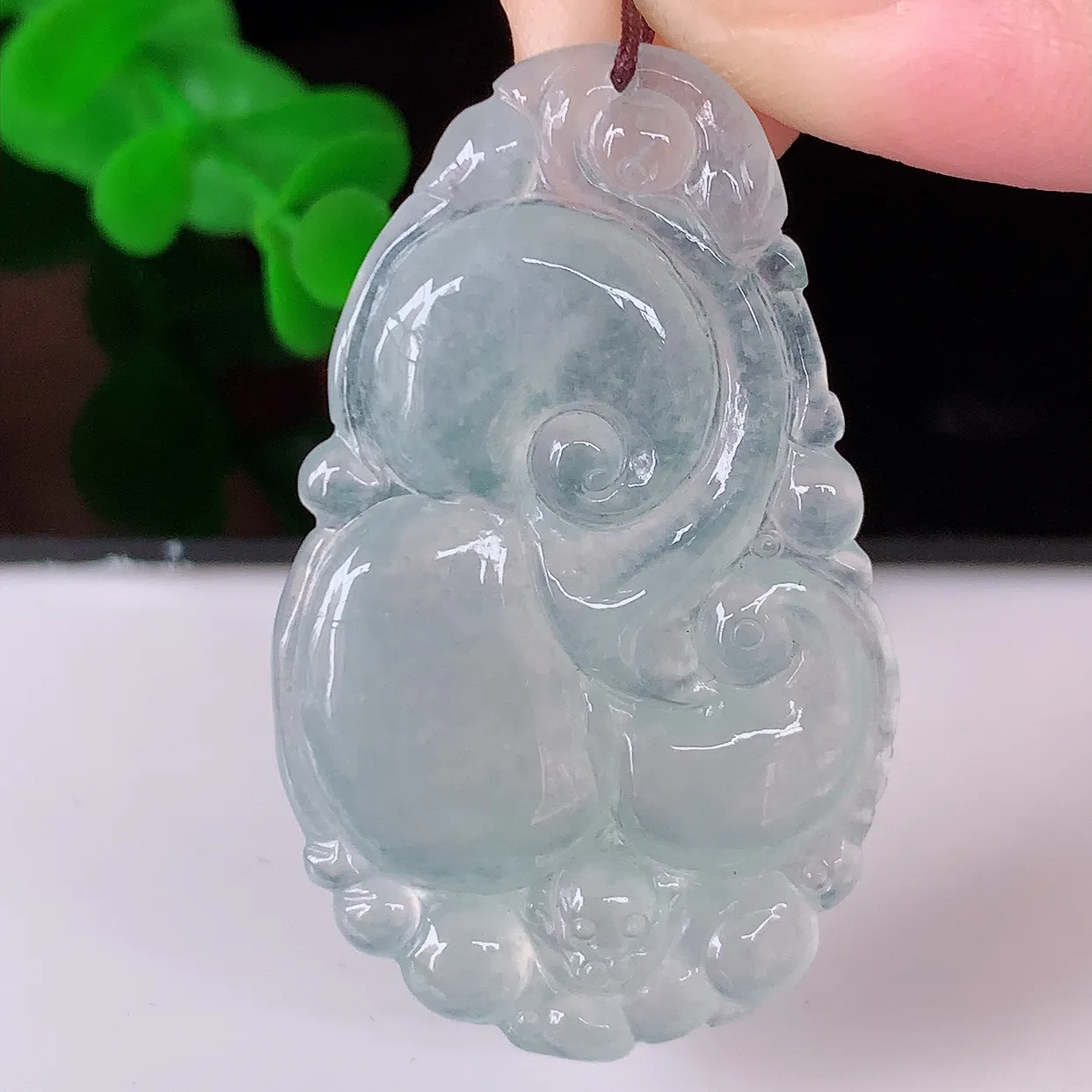 自然光实拍，冰种如意吊坠，翡翠如意，上身效果非常美，饱满大气，工艺美，万事如意，如意一生 #01.19