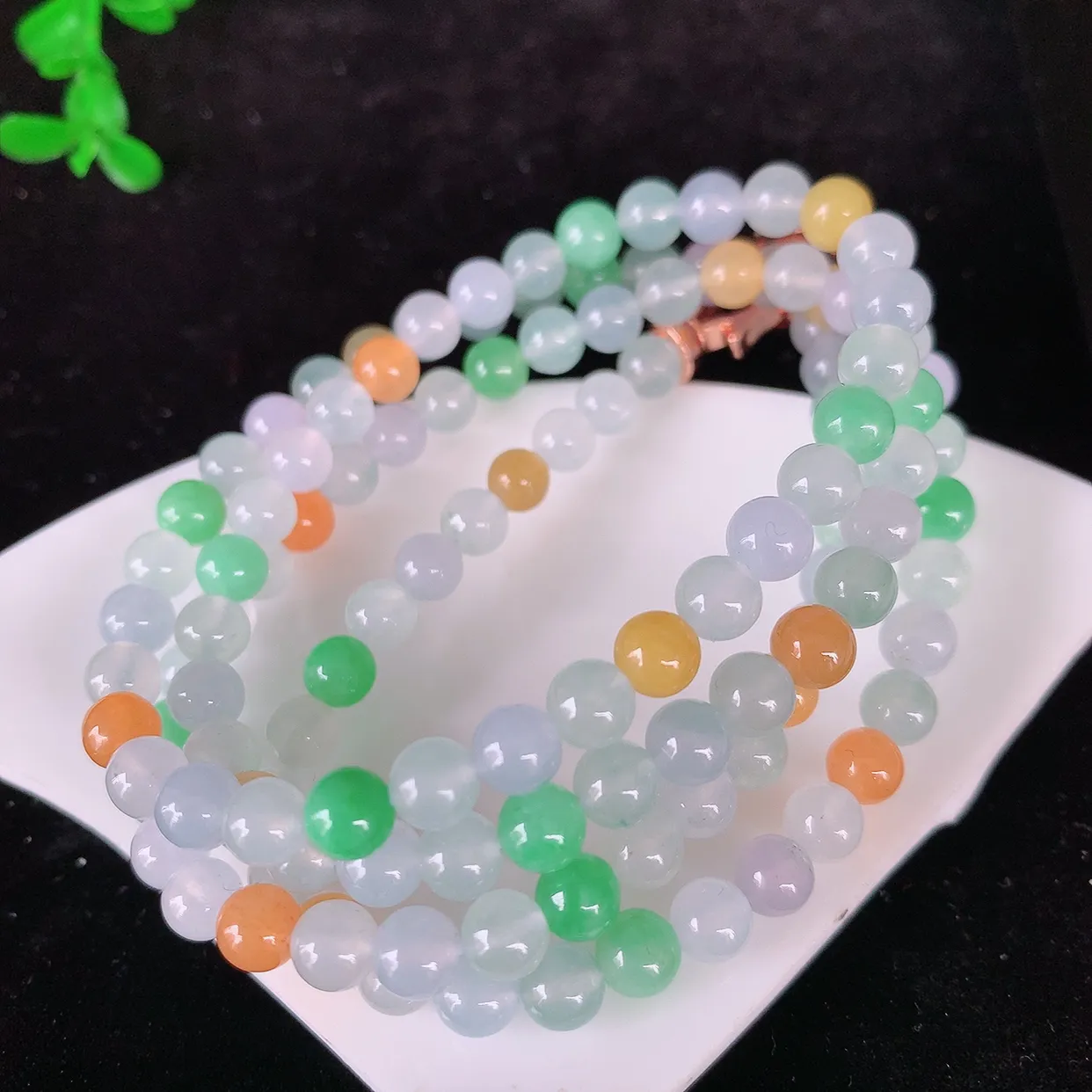 自然光实拍，冰种多宝圆珠项链  翡翠珠链 （装饰扣）玉质细腻  冰清玉润  颜色漂亮  #001.1取一尺寸5.3mm