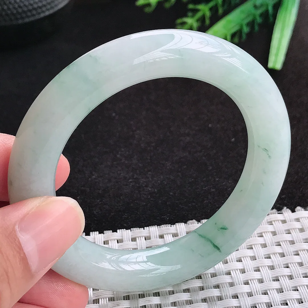 自然光51.5/11.1/10.8老坑精美温润飘花小圈口圆条手镯天然翡翠玉镯女款百搭