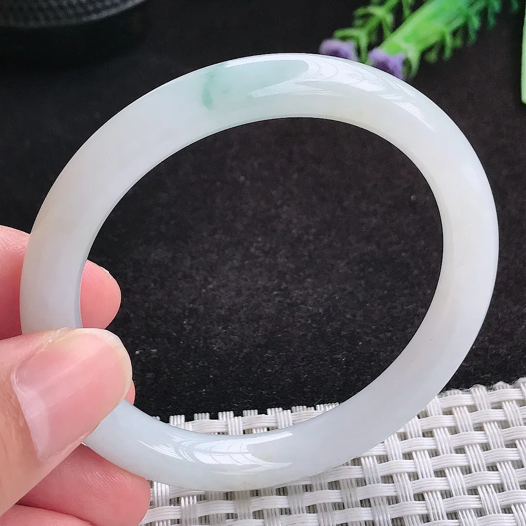 自然光54/8.9/8老坑秀气冰润飘花圆条手镯天然翡翠玉镯女款百搭