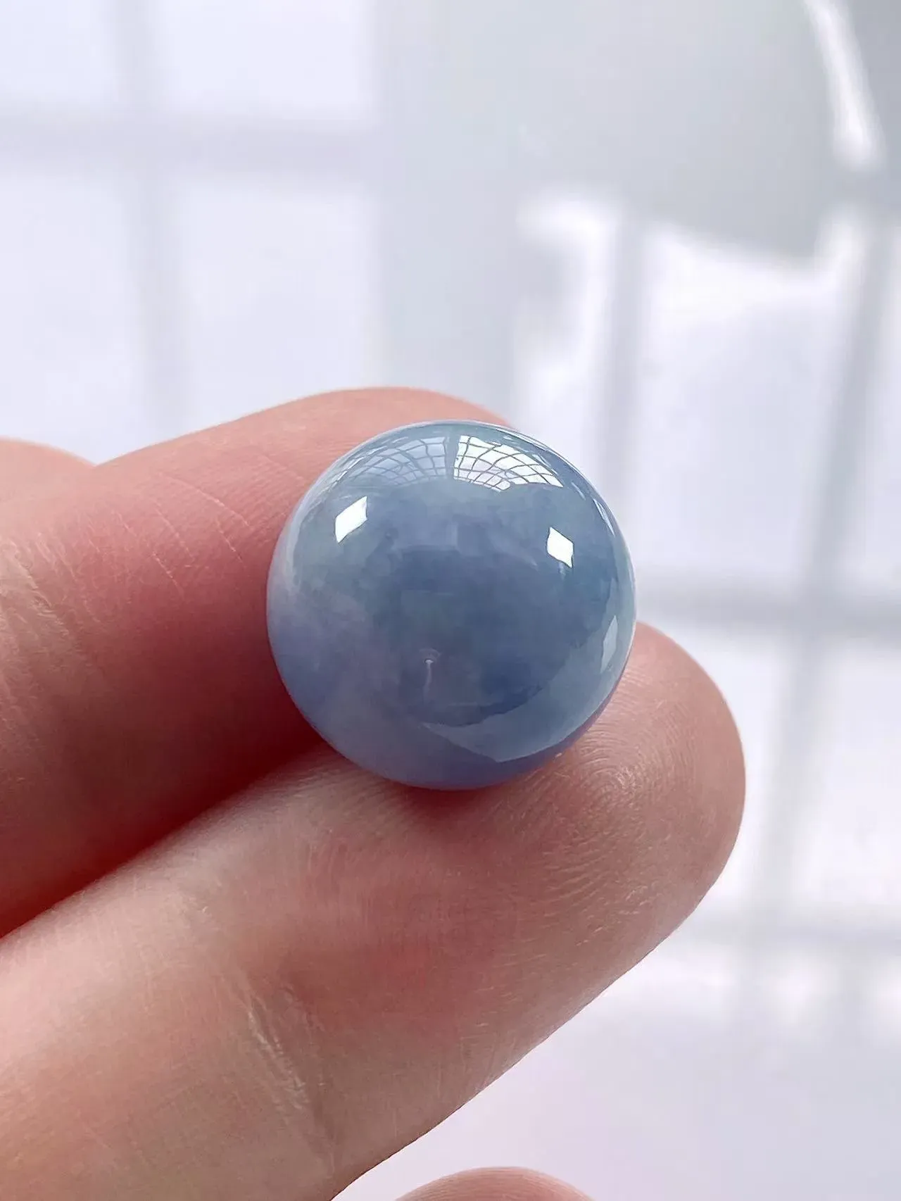 缅甸天然翡翠A货，大卡15.6冰润紫罗兰大圆珠单珠一颗，尺寸：15.6mm/1颗，重量：6.73g，没打孔。