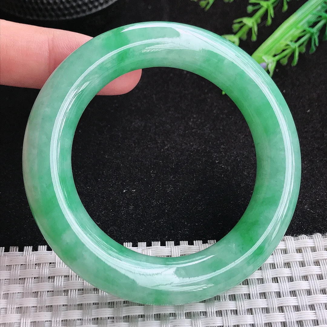 自然光52/12.3/12.2老坑精美冰润满绿胖圆条手镯天然翡翠玉镯小圈口