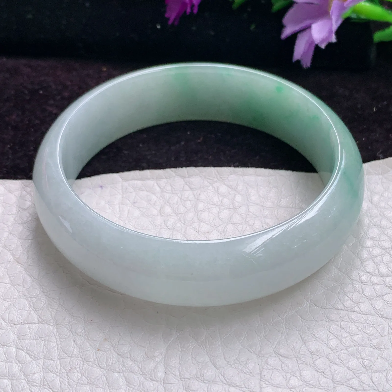 Js实拍55*15.5*6.6轮胎镯天然缅甸翡翠手镯浅绿双彩玉镯 宽边正圈平安镯