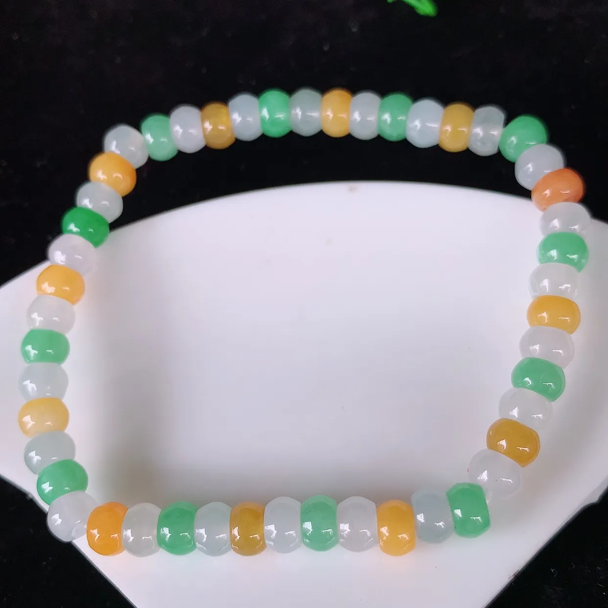 自然光实拍，冰润多彩翡翠手串手链，种老水足，冰清玉润  颜色漂亮  #46.19取一尺寸5.5