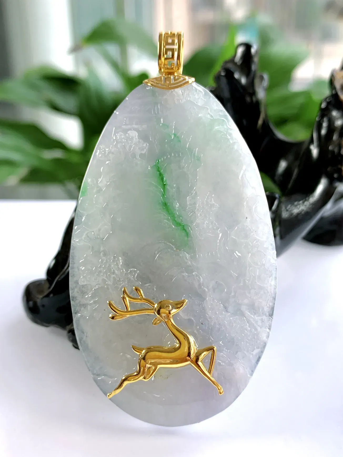 缅甸天然翡翠A货，18K金特色镶嵌冰种起胶飘阳绿一路荣华山水吊坠挂件，尺寸：整体76.8/40.5/