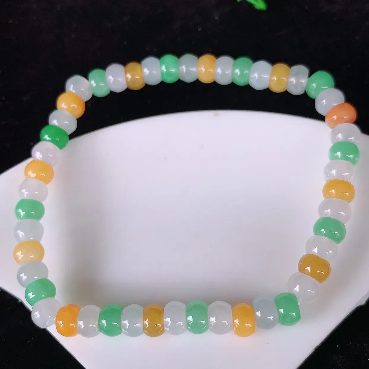 自然光实拍，冰润多彩翡翠手串手链，种老水足，冰清玉润  颜色漂亮  #46.19取一尺寸5.5