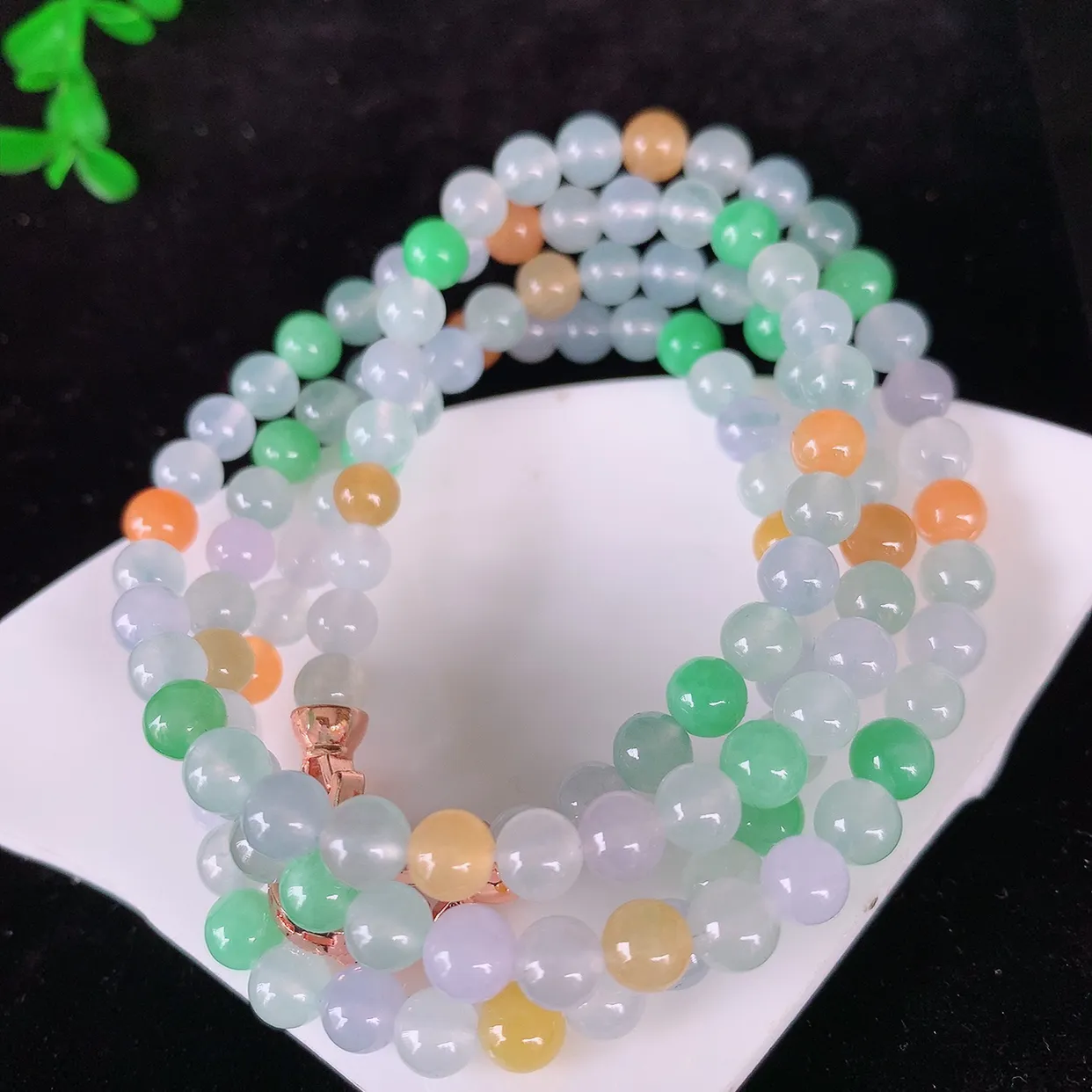 自然光实拍，冰种多宝圆珠项链  翡翠珠链 （装饰扣）玉质细腻  冰清玉润  颜色漂亮  #001.1取一尺寸5.3mm