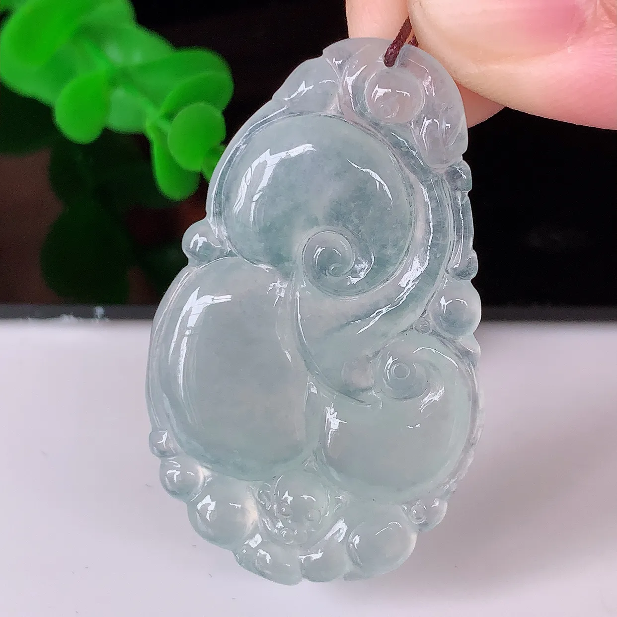 自然光实拍，冰种如意吊坠，翡翠如意，上身效果非常美，饱满大气，工艺美，万事如意，如意一生 #01.19