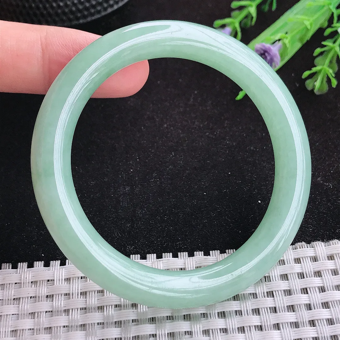 自然光52/8.9/9老坑精美冰润冰晴满绿圆条手镯天然翡翠玉镯女款小圈口