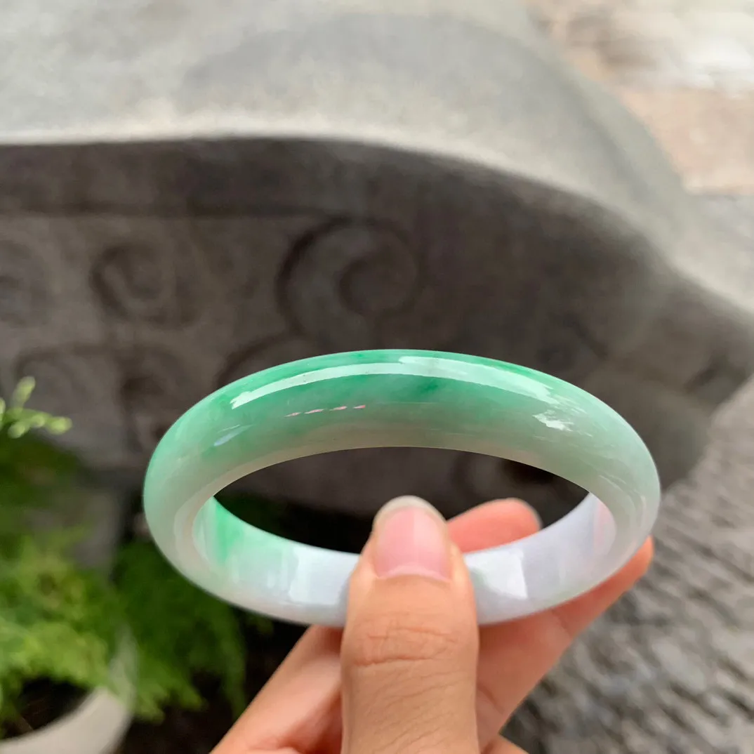 圈口55.8-47.8-11.8-7.5 【辣绿贵妃手镯】贵妃55 56可戴